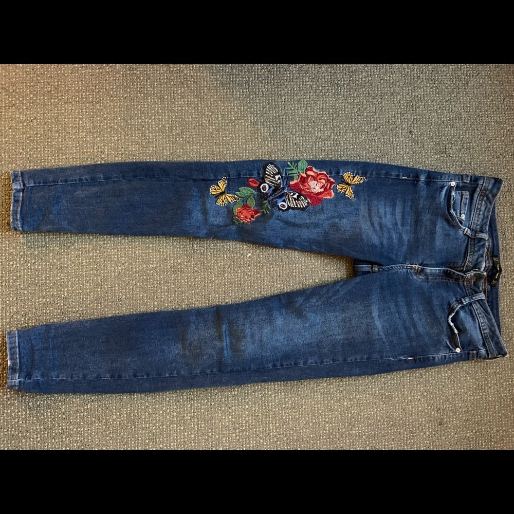 Zara Jeans with Embroidered detail